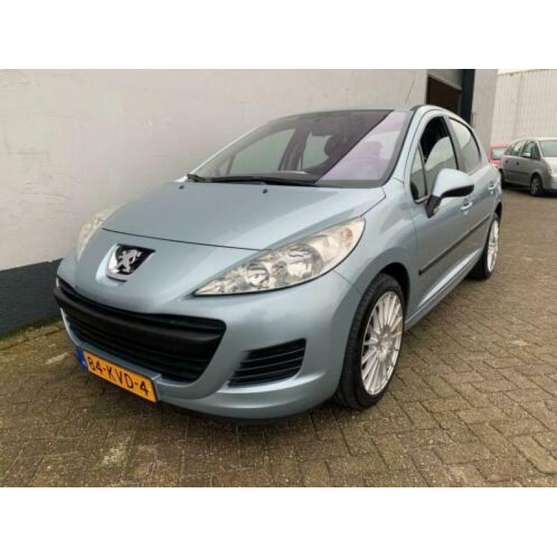 Peugeot 207 1.4 VTi X-Line 5-Deurs
