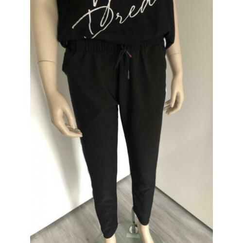 Jogging zwart wit zijstrook valt als M 1xgedragen