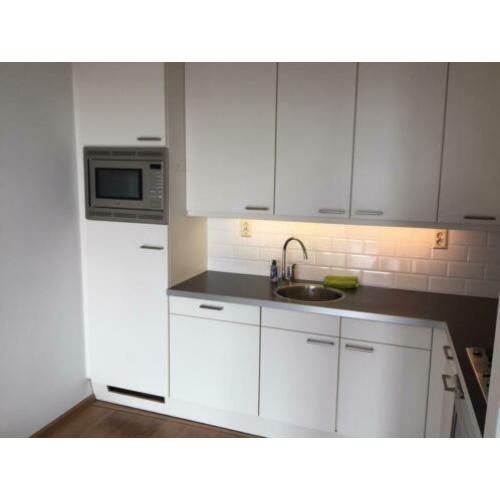 Zeer complete keuken voorzien van alle inbouwapparatuur