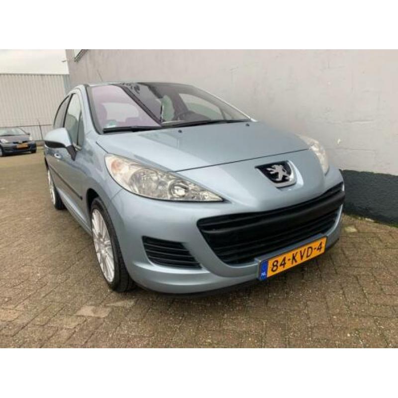 Peugeot 207 1.4 VTi X-Line 5-Deurs