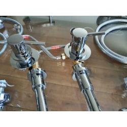 Complete set Rvs Badkamersanitair/Kranen en Disponsels