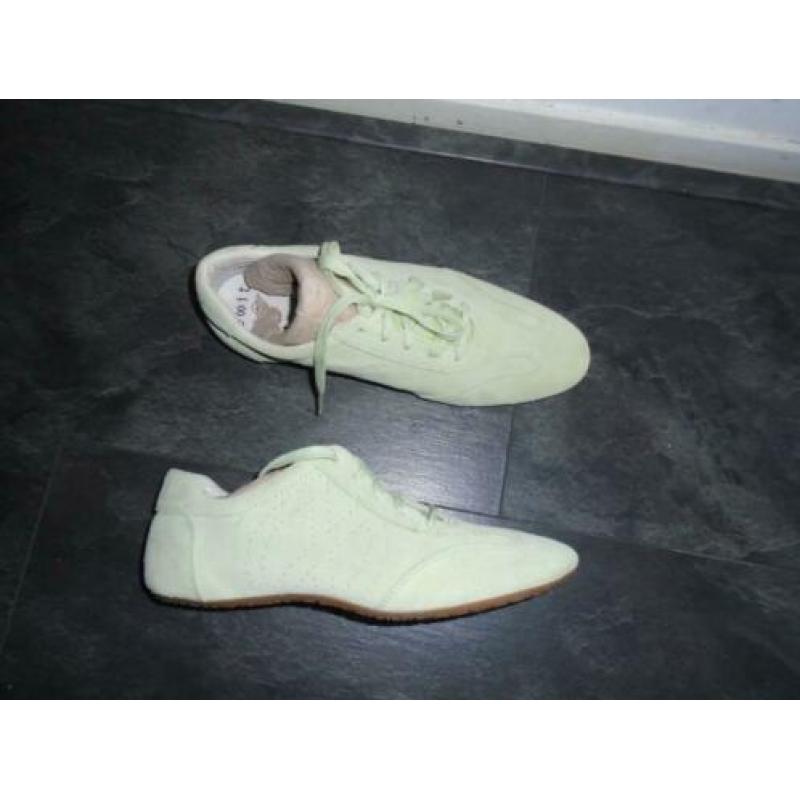 Exit Pistache Groen Suedine Sneakers Gympen maat 40 Nieuw