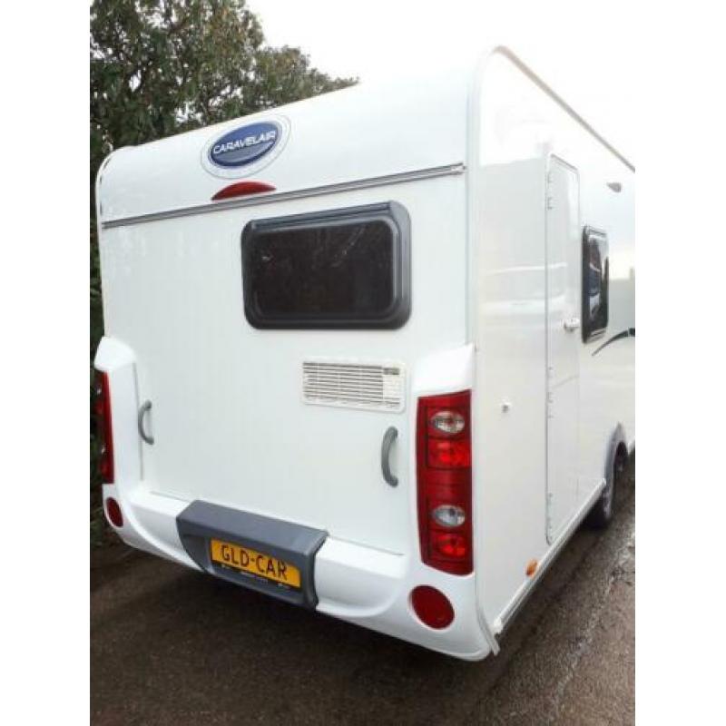 Caravelair Allegra 460 met queensbed, mover en voortent