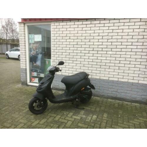 Gave piaggio zip sp 45km brom 4t mat zwart bj2016 4000km