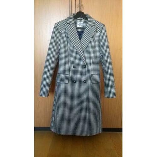 De 'Damara'-jas van Baum und Pferdgarten maart 38