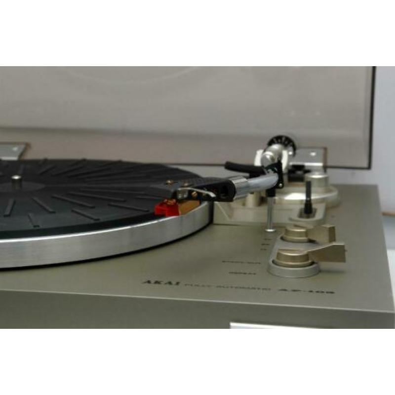AKAI AP-103 platenspeler.