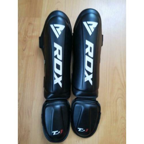 RDX T1 scheenbeschermers zwart