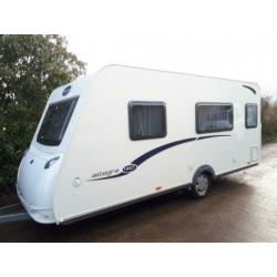 Caravelair Allegra 460 met queensbed, mover en voortent