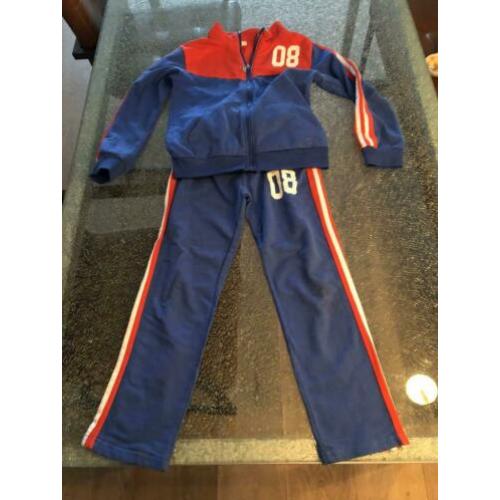 Jogging pak. Maat 146. Opruiming