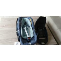 Zeer nette Maxi Cosi Pebble Plus inclusief 2wayfix