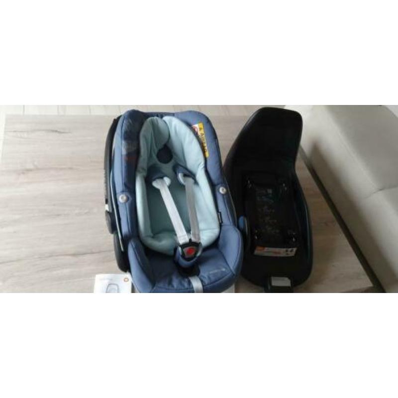 Zeer nette Maxi Cosi Pebble Plus inclusief 2wayfix