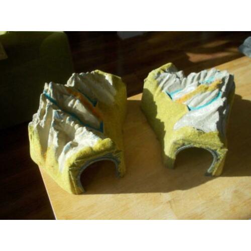 2 stuks KIBRI Tunnels Modelbouw treintjes