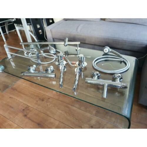 Complete set Rvs Badkamersanitair/Kranen en Disponsels