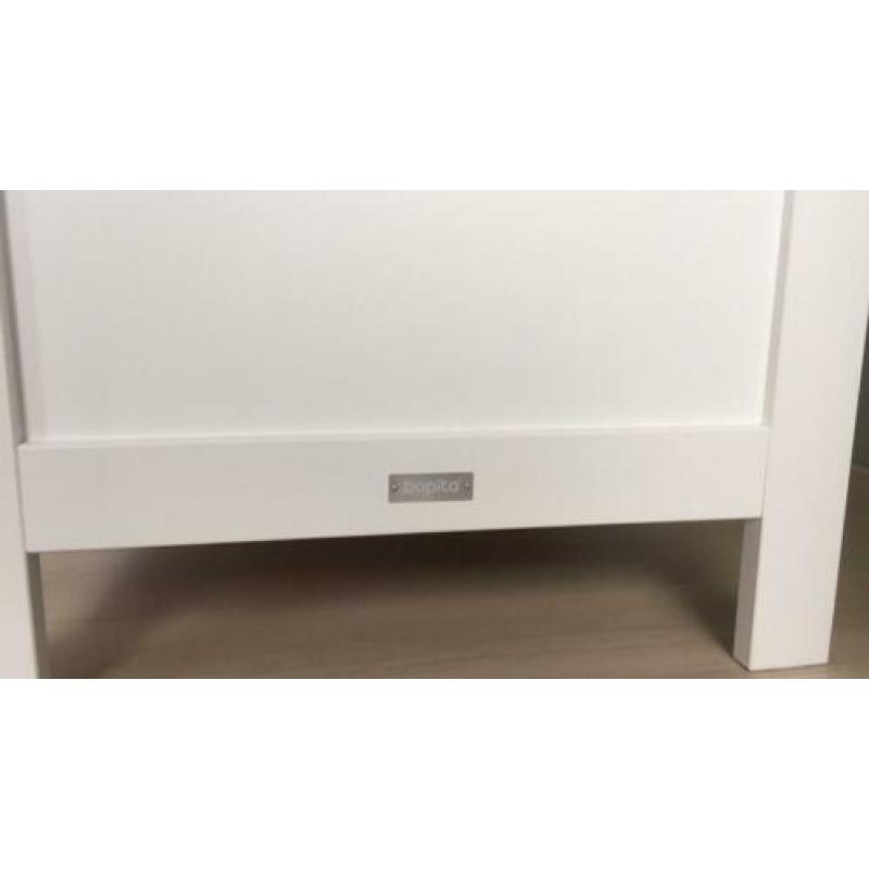 Bijna nieuw bopita wieg/ledikant met nieuw matras