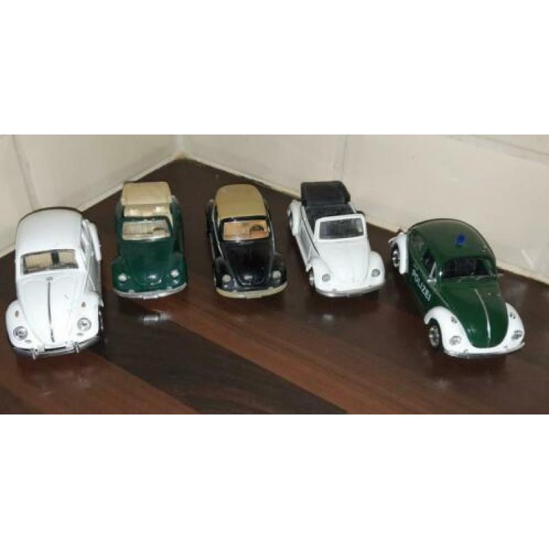 Vijf VW Volkswagen Kever Cabriolet Polizei