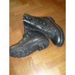 Te koop paar nieuwe militaire laarsen