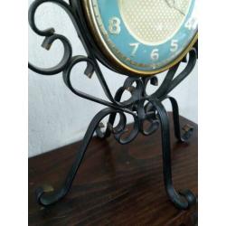 Vintage retro klok(wekker) turquoise op zwart metalen voet