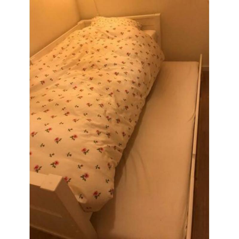 TiVo tienerbed met bedlade