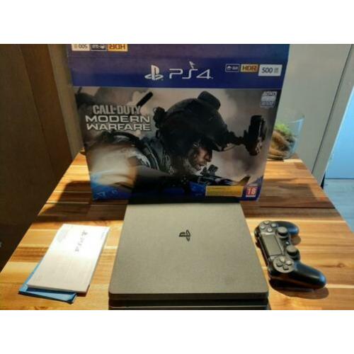 PlayStation 4. 3 maanden oud. Met 3 spellen en bon