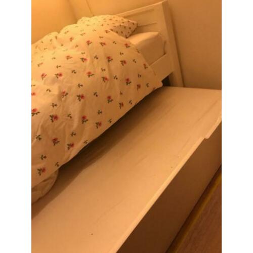 TiVo tienerbed met bedlade