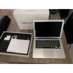 Macbook Air (2017, 13 inch, 128 gb SSD)