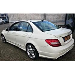 Mercedes-Benz 2012 C 300 4-WD | V6 | Navi | Parking