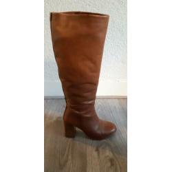 Mooie cognac bruine hoge laarzen