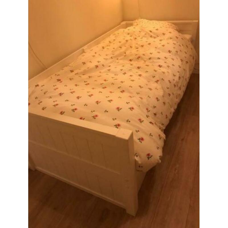 TiVo tienerbed met bedlade