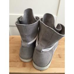 Grijze suède schoenen 39 van online shoes nieuwstaat