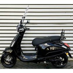 Mooie VESPA PRIMAVERA snor 2017 (Black on Black !) 2017