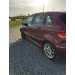 Mercedes B-Klasse B160 2011 Bordeaux Automaat APK APR 2011