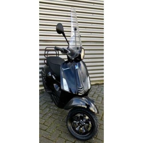 Mooie VESPA PRIMAVERA snor 2017 (Black on Black !) 2017