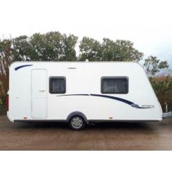 Caravelair Allegra 460 met queensbed, mover en voortent