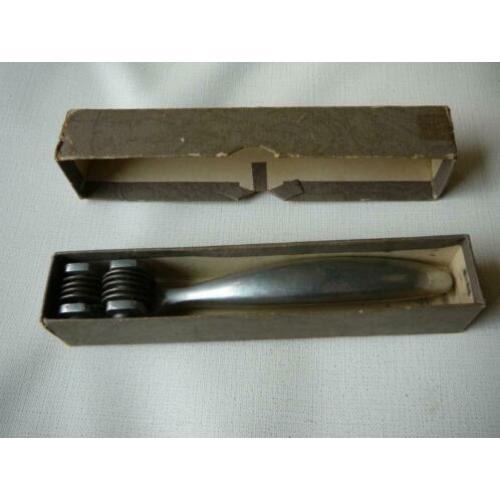 oude messenslijper in orginele doos