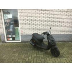 Gave piaggio zip sp 45km brom 4t mat zwart bj2016 4000km