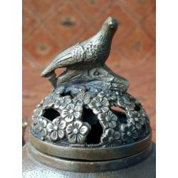 Prachtige oude zware Chinese bronzen koro met vogels 12 cm.