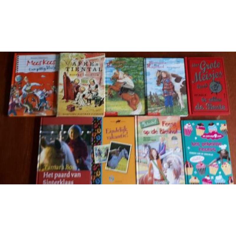 Pakket boeken meisje vanaf ongeveer 8 jaar 25 stuks