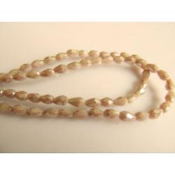 Kristalglas druppel kraal donker beige circa 5x3.5 mm