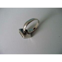 Fraaie mass.oud zilv.(925) ring met aquamarijn