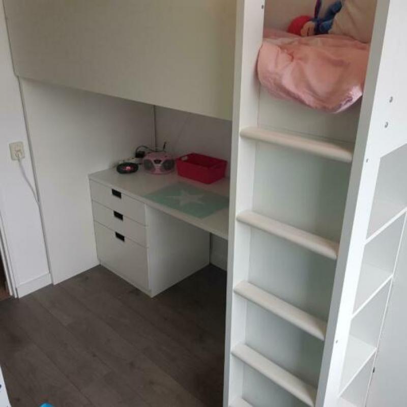 Zgan hoogslaper met kast en bureau
