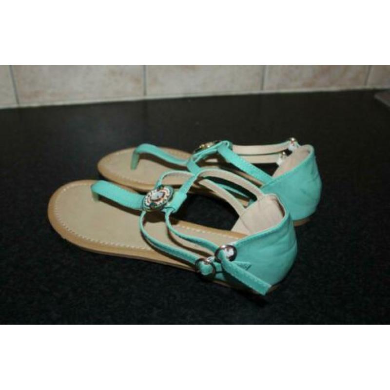 Boho style vlot groene of beige Slippers mt 39 KOOPJE