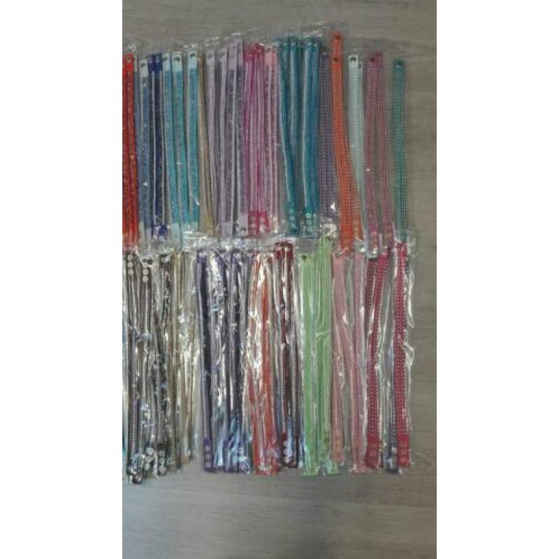 Partij wikkel armbanden 120 stuks
