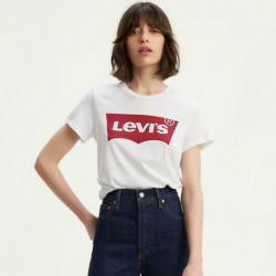 Wit Levi’s shirt
