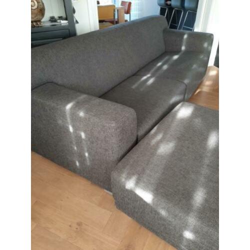 Driezitsbank met poef