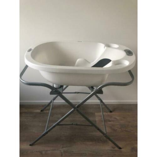 Babybadje op standaard gratis op te halen