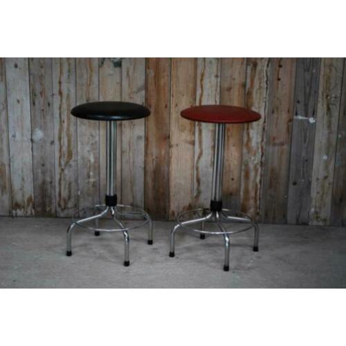 Vintage kruk skai chrome