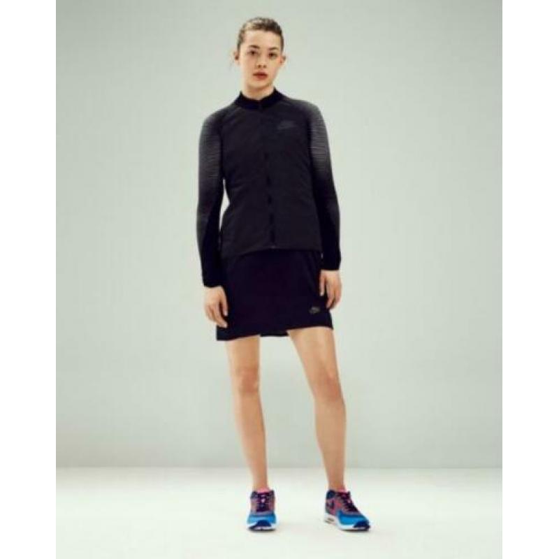 nike dynamic reveal jacket maat -S - origineel