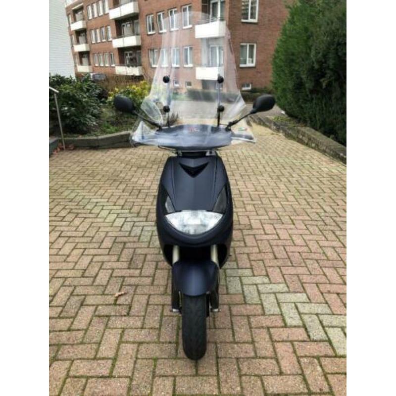 Zeer nette Peugeot Vivacity Sportline (Blauw kenteken)