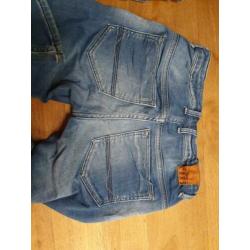 Jongenskleding MT 146-152 broeken en sweater