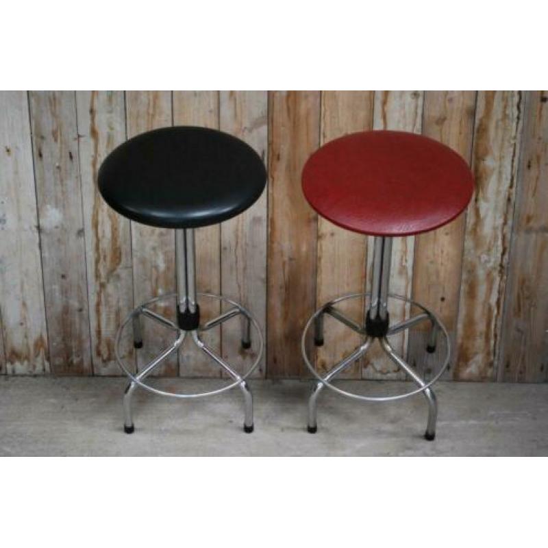 Vintage kruk skai chrome